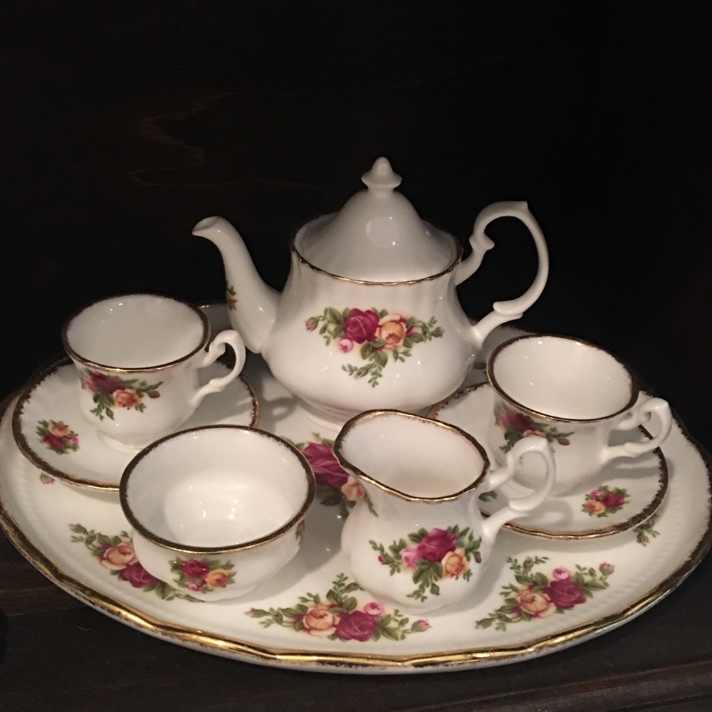 Royal Albert Old Country Roses Petit Tea set!